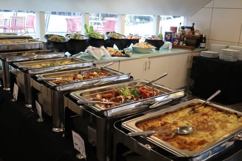 Sightseeing Buffet Lunch Cruise on Sydney Harbour 3