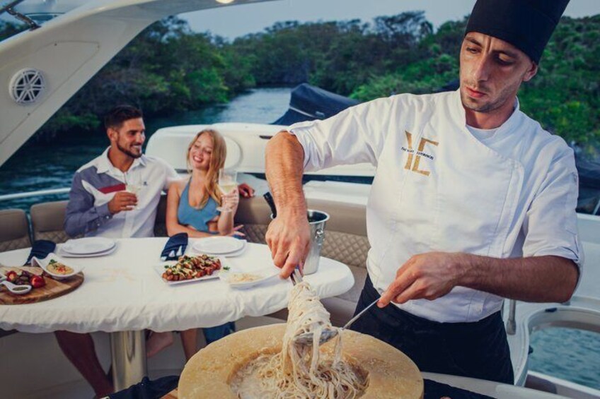 Private luxury yacht in Tulum with snacks & open bar 3