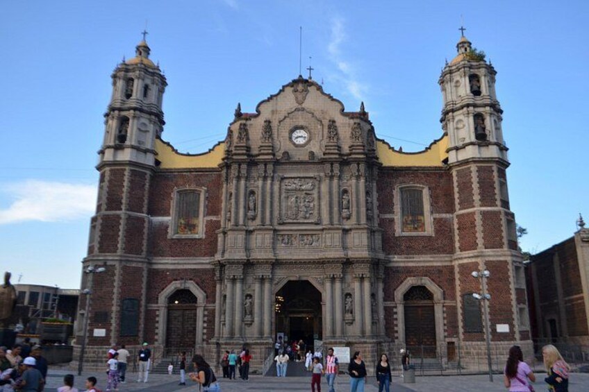 Templo barroco (construido 1695-1709) que aún se puede visitar, aunque se está hundiendo. 5