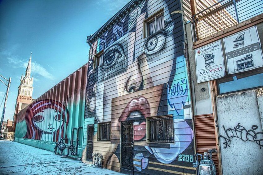 Explore at your own pace, and discover why LoDo remains both Denver’s historic heart and its most dynamic face. 3