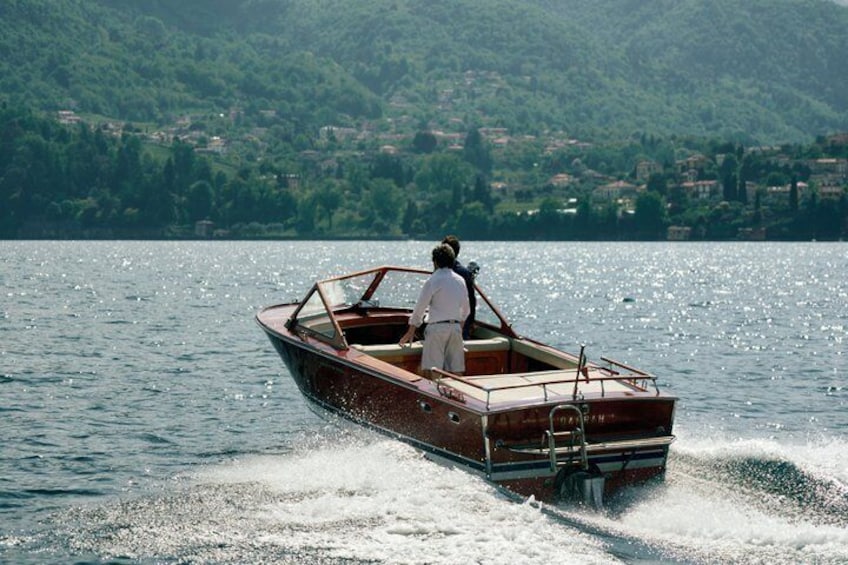 Private Lake Como Wooden Speedboat Tour with Aperitif 4