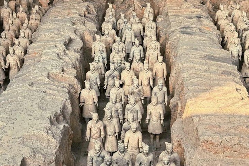 Xi’an Private Day Tour:Terracotta Army, City Wall, Pagoda&Pottery 1