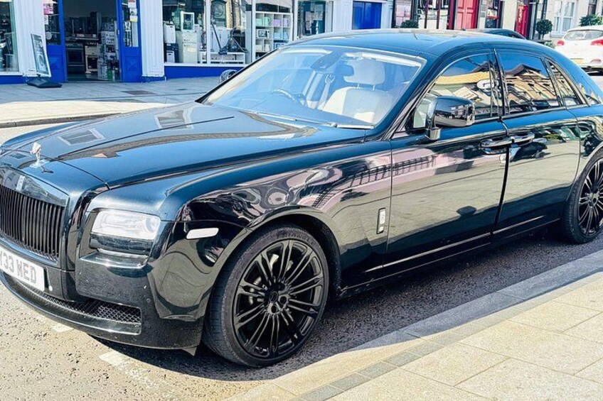 Explore Northern Ireland in Style: Rolls-Royce 1
