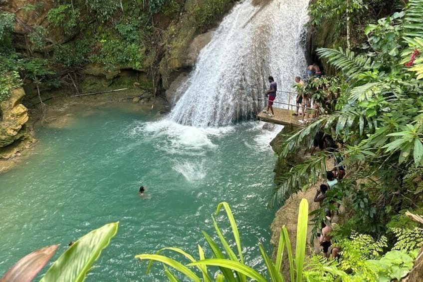 Blue Hole and River Tubing Ocho Rios 2