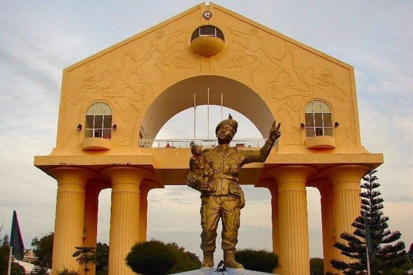 Banjul Tour Arch 22 Market Hospital and Beach 1