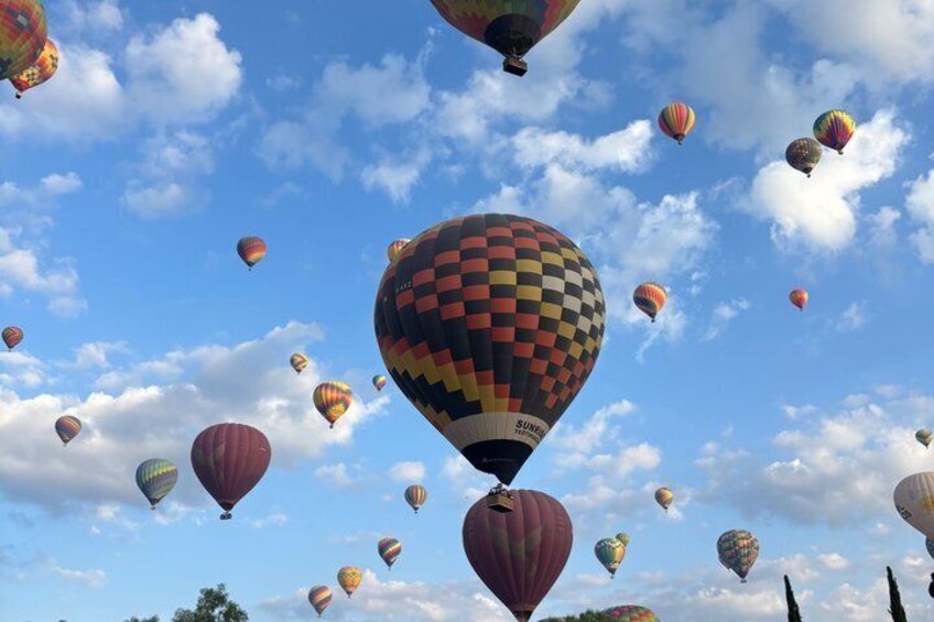 Balloon Flight with Pick-up plus Breakfast in Cueva 3