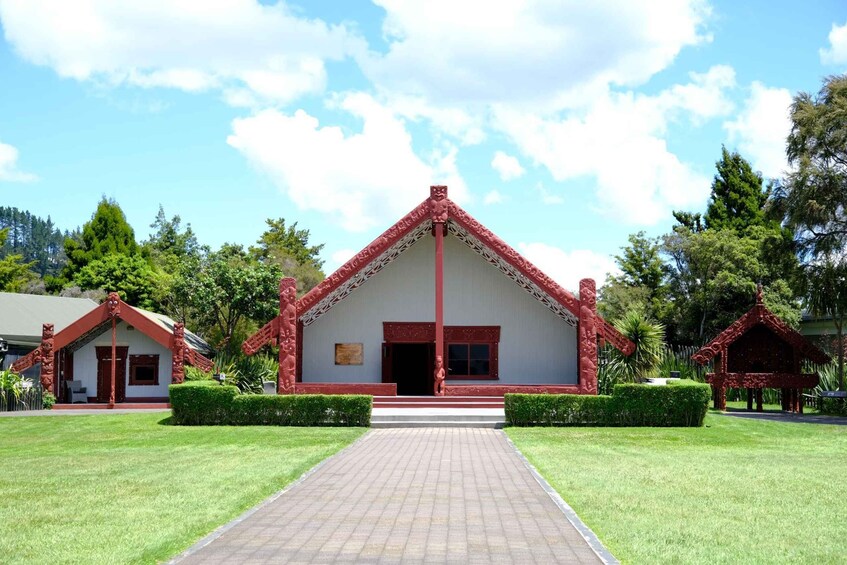 Picture 5 for Activity Rotorua: Te Puia Maori Village and Rejuvenation Tour 4