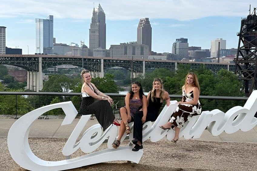 Uncorked in The Land - Wine, Cocktails & City Views 5