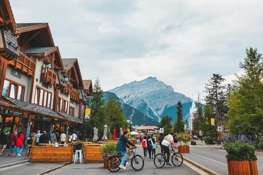 Exclusive Private Guided Tour of Banff and Yoho National Park 1