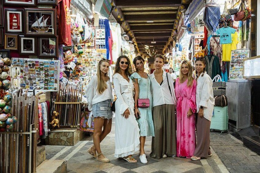 Muscat Guided Walking Tour of Corniche, Souq and Mutrah Fort 3