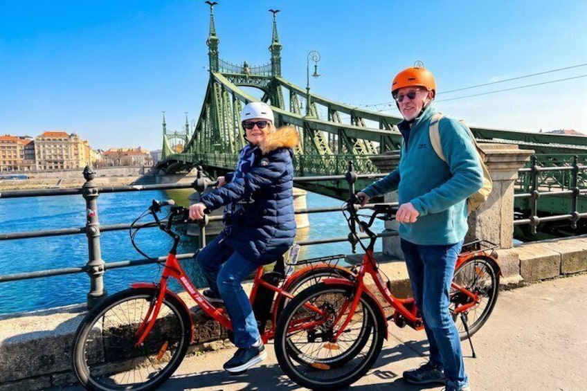 Budapest Historical Bike Tour in 90 Minutes 2