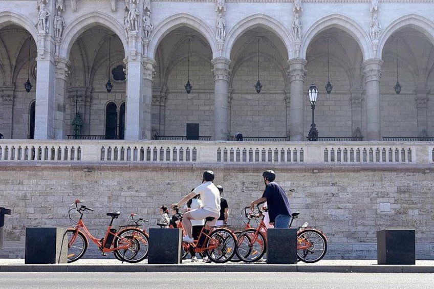 Not just a tour — a local experience full of history, charm, and surprises. 3