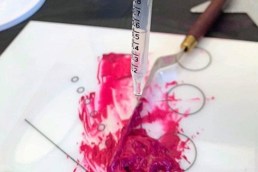 Custom Lipstick or Lip Gloss Creation Experience 3