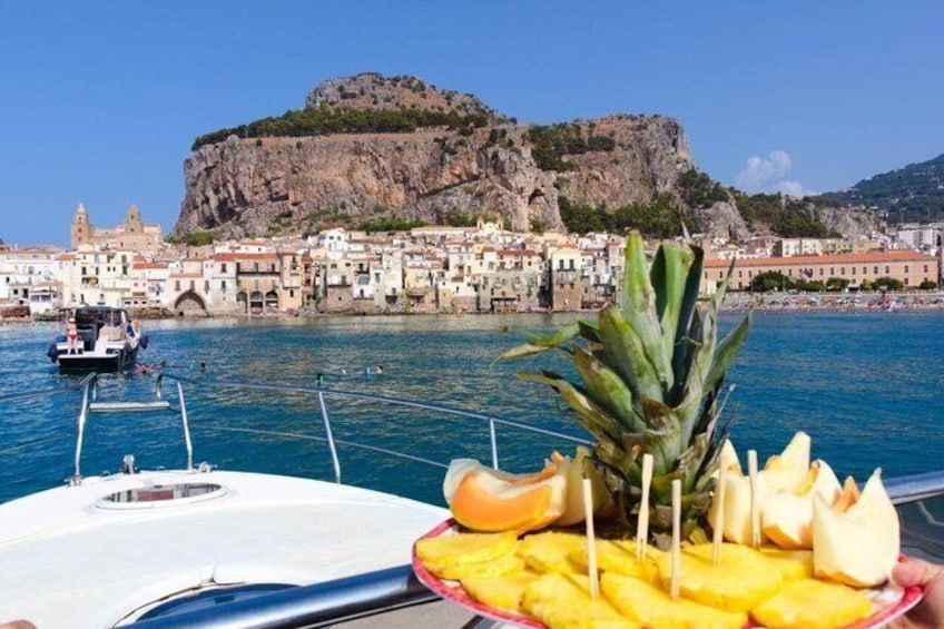 Cefalù : Mini Yacht Tour with Aperitif, Snorkeling and Caves 2