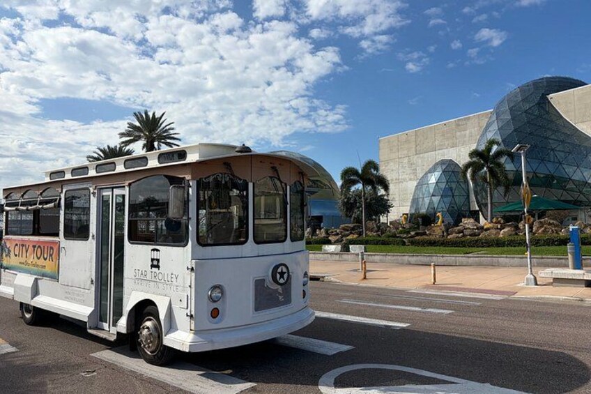 St Petersburg Ultimate (ALL-IN-ONE) City Trolley Tour 4