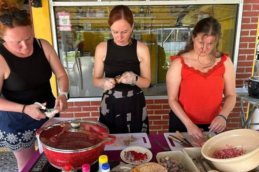 Traditional Sabah Cooking Class and Taste Local Flavors 5