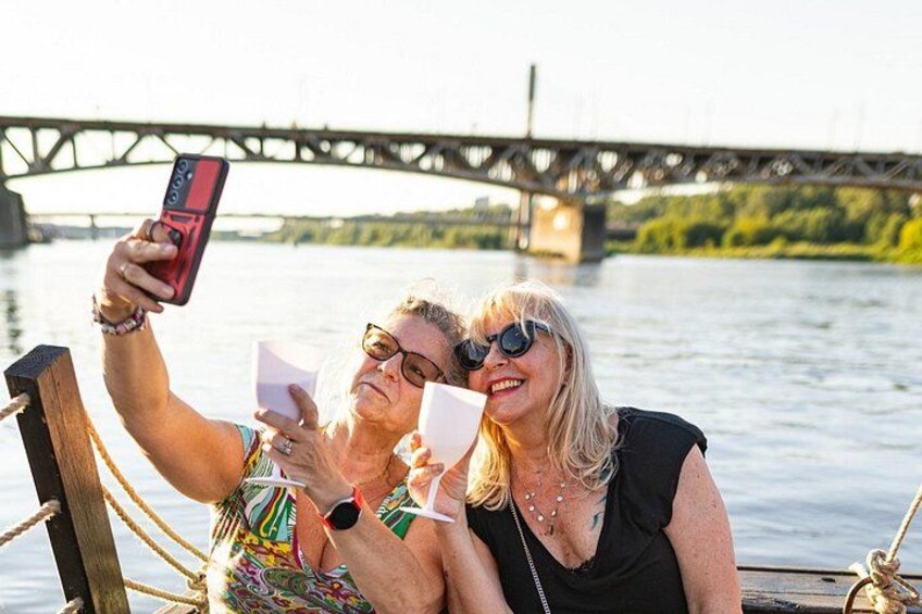 Evening Cruises with Drinks 5