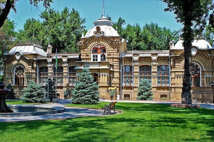 Tashkent: Guided Walking & Food Tour with Local Guide 2