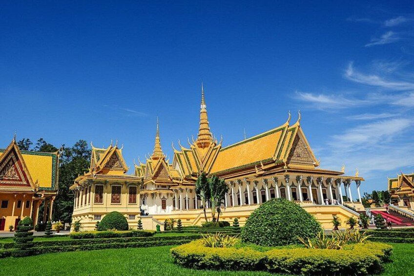 Private Shore Tour: Discover Phnom Penh's Historical Gems 4