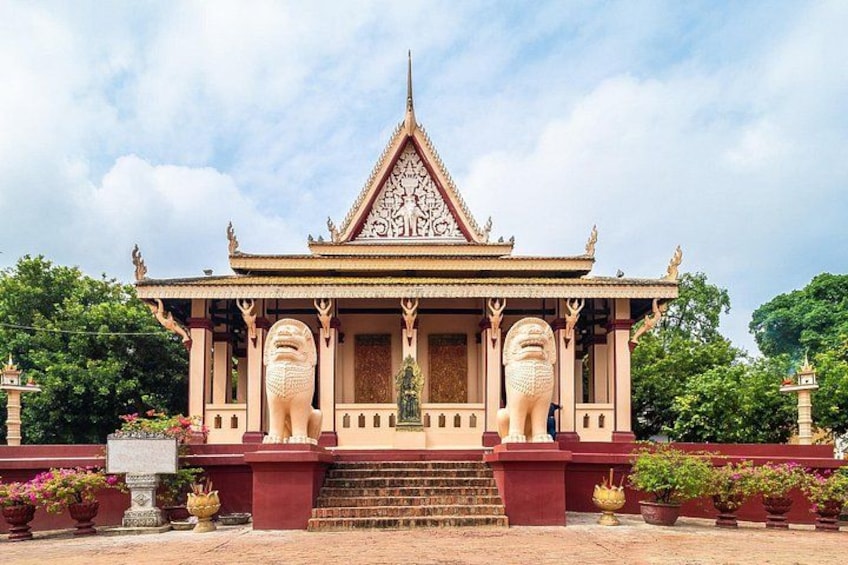 Private Shore Tour: Discover Phnom Penh's Historical Gems 3