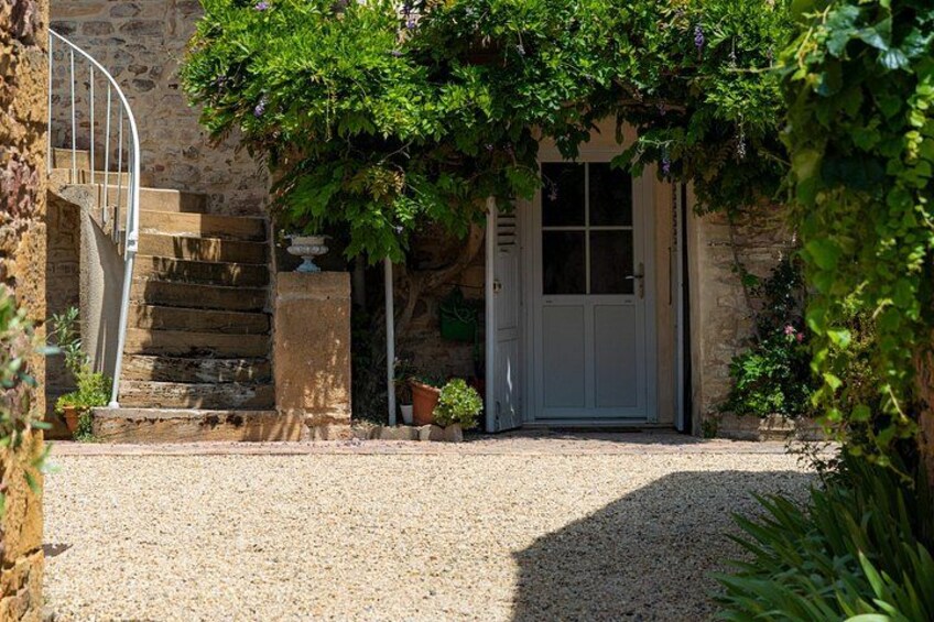 The winemakers of the area have been here for generations and we'll get to see the inside pf their estate as the area is not very touristic, all of this is still fairly casual and friendly 5