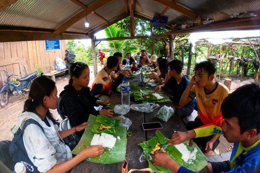 Break for lunch at Camping 1 2