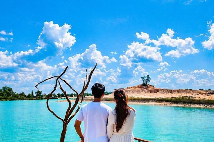 Blue Lake & Relaxing Spa Retreat 1