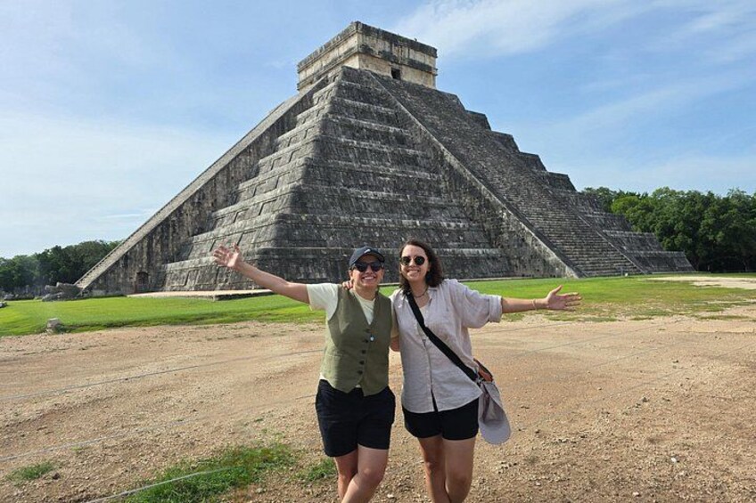 Chichen Itza and 2 cenotes from Valladolid shared transport 1