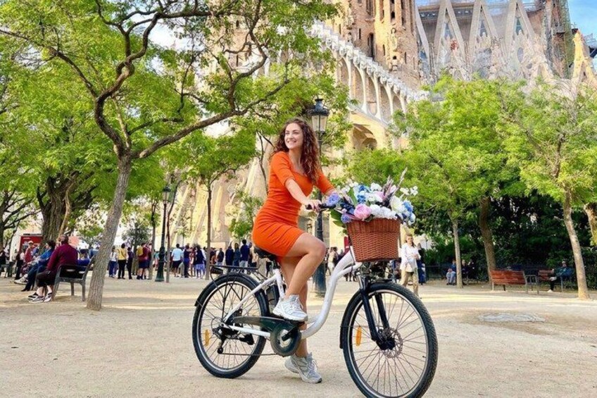 Barcelona Bike City Tour - From Sagrada to the Sea with a Local 1