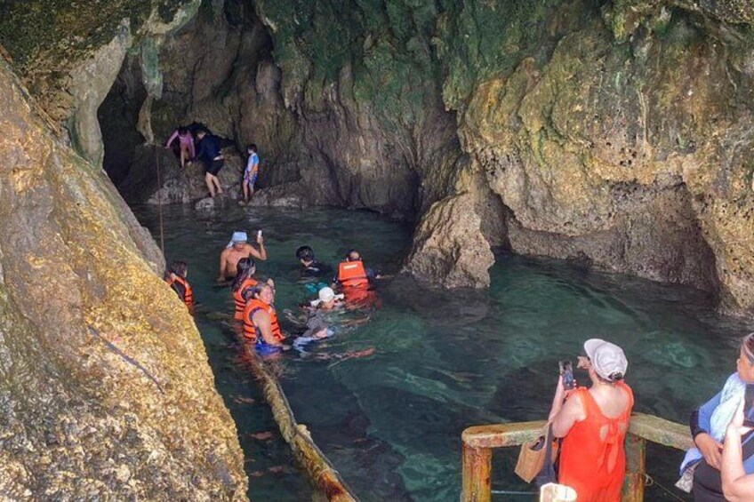 Boracay Island Hopping w/ Buffet Lunch & Snorkeling 5