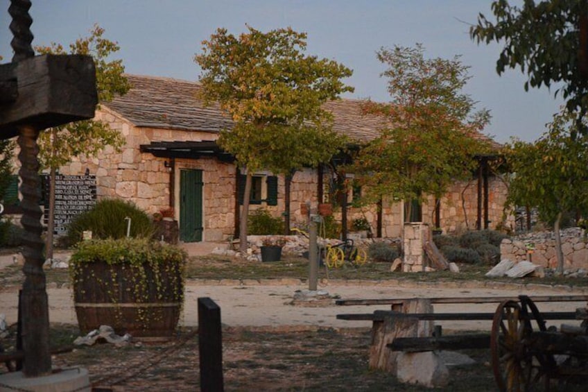 ...and find out why the ETNOLAND experience is a fantastic gateway to learn about us! 3