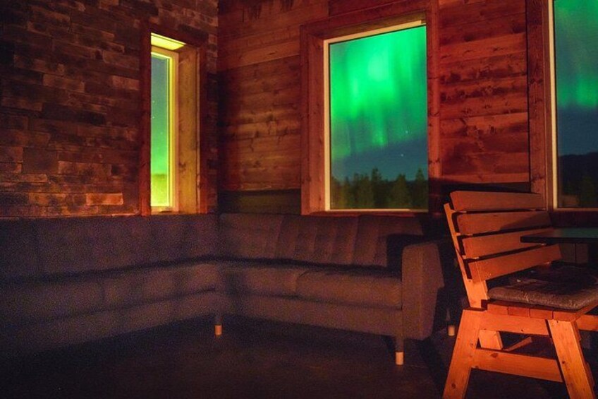 Aurora Lounge: Whitehorse's Coziest Aurora Viewing Experience 4
