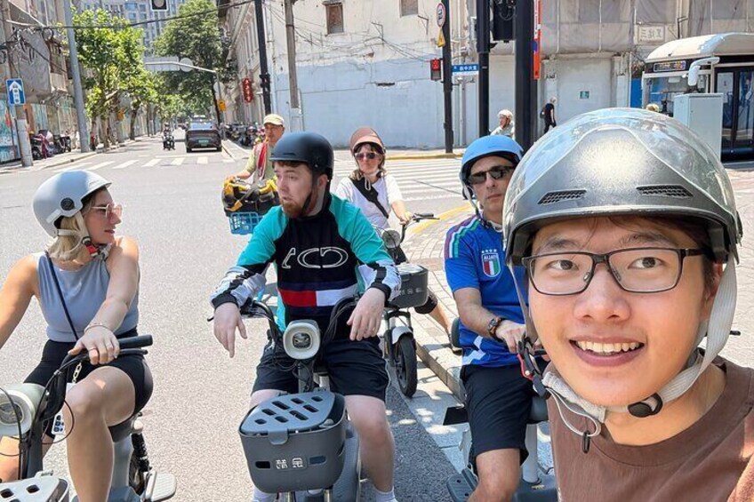 Discover Old Shanghai on an Electric Moped 5