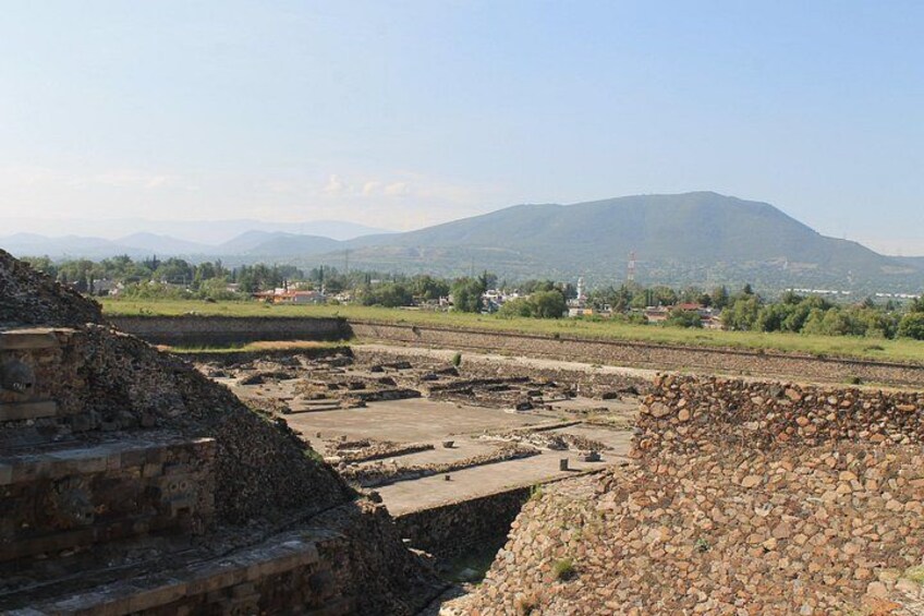 From Mexico City: Teotihuacan and Basilica of Guadalupe Tour 2
