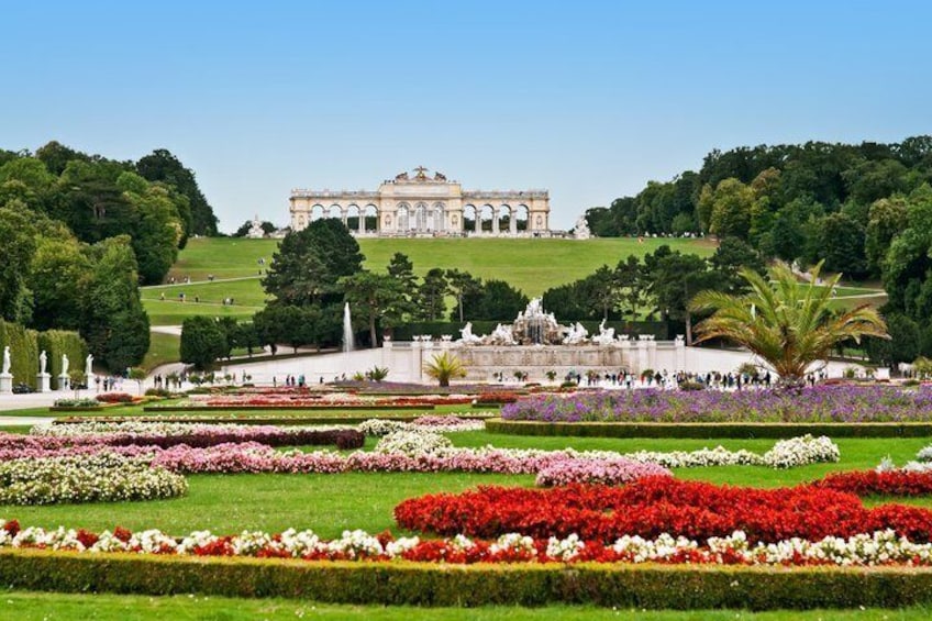 Schönbrunn Palace Guided Tour with Skip the Line Access 4
