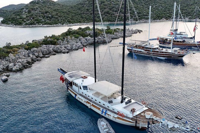 Sail Turkey: 18-39's Fethiye to Olympos Gulet Cruise 3