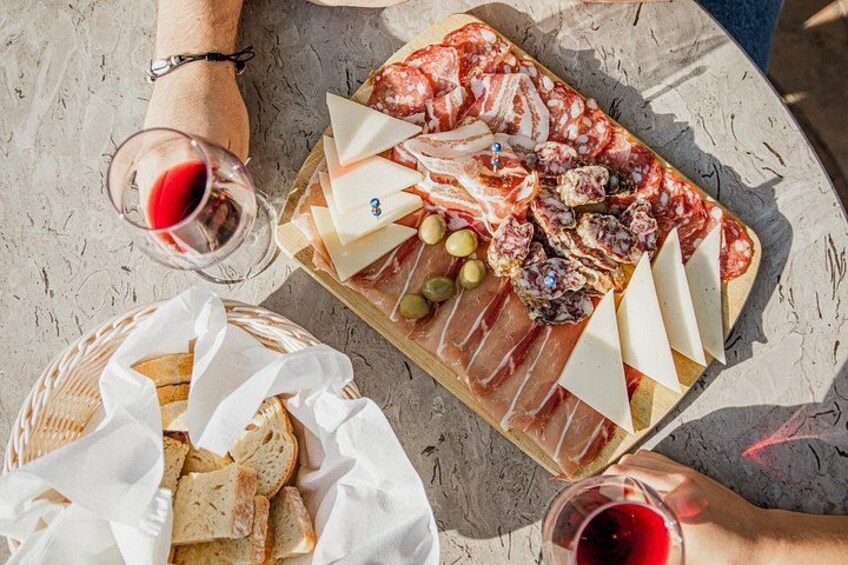 Piran walking tour & Wine Treasures in the Istrian Hinterlands 5