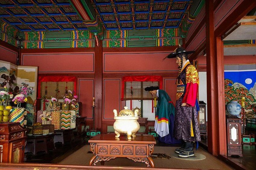 Suwon Fortress and Palace Walk with Optional Food Experience 3
