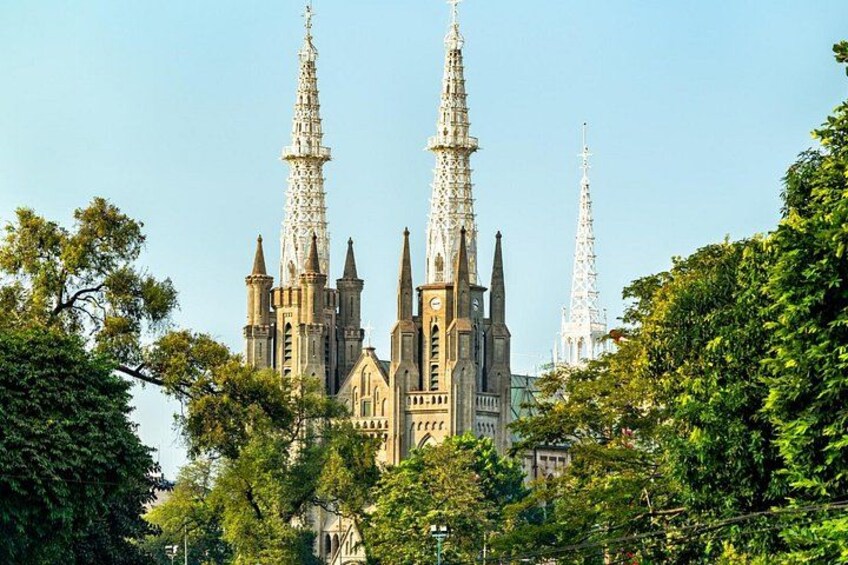 Admire the stunning neo-gothic architecture and rich history on a fascinating tour of the Jakarta Cathedral 3