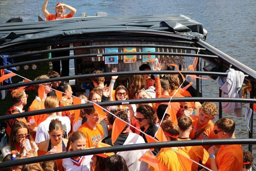 Groningen: 2 Hour Party Booze Cruise with Unlimited Drinks 2