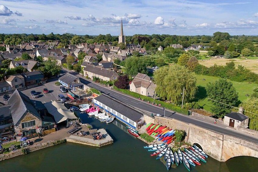 Set off from the picturesque town of Lechlade on Thames 2