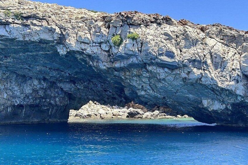 Half Day Cruise Explore Paros Antiparos and Despotiko 4