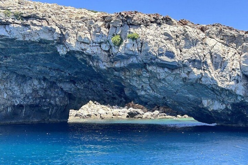 Half Day Cruise Explore Paros Antiparos and Despotiko 3