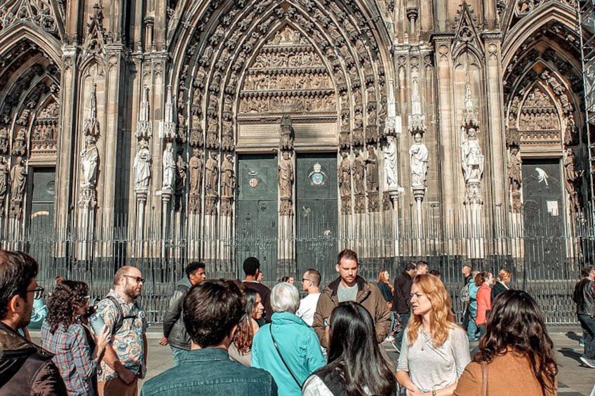 Cologne Highlights, Stories, and Local Atmosphere Tour 4