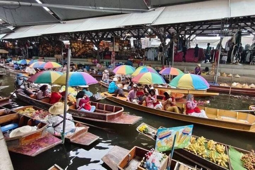 Ancient Floating markets to Ayutthaya, a World Heritage City. 2