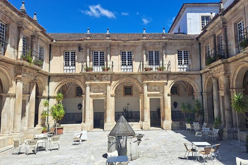 Coimbra Adventure Discovery and Learning with a Local 4