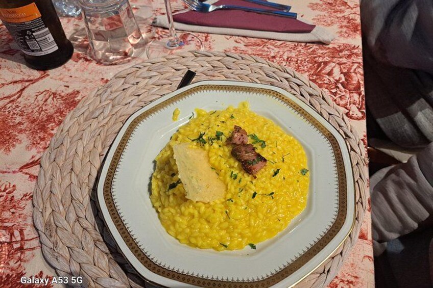 Risotto gon saffron and crispy cheek 4