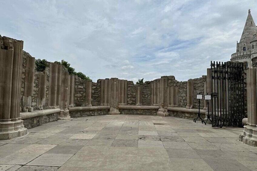 Buda Castle Tour: History and Architecture 2