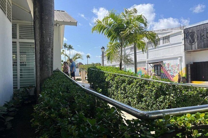 Entering rum lounge 2