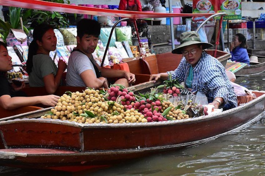 Private Tour to Maeklong Railway Market and Floating Market 2